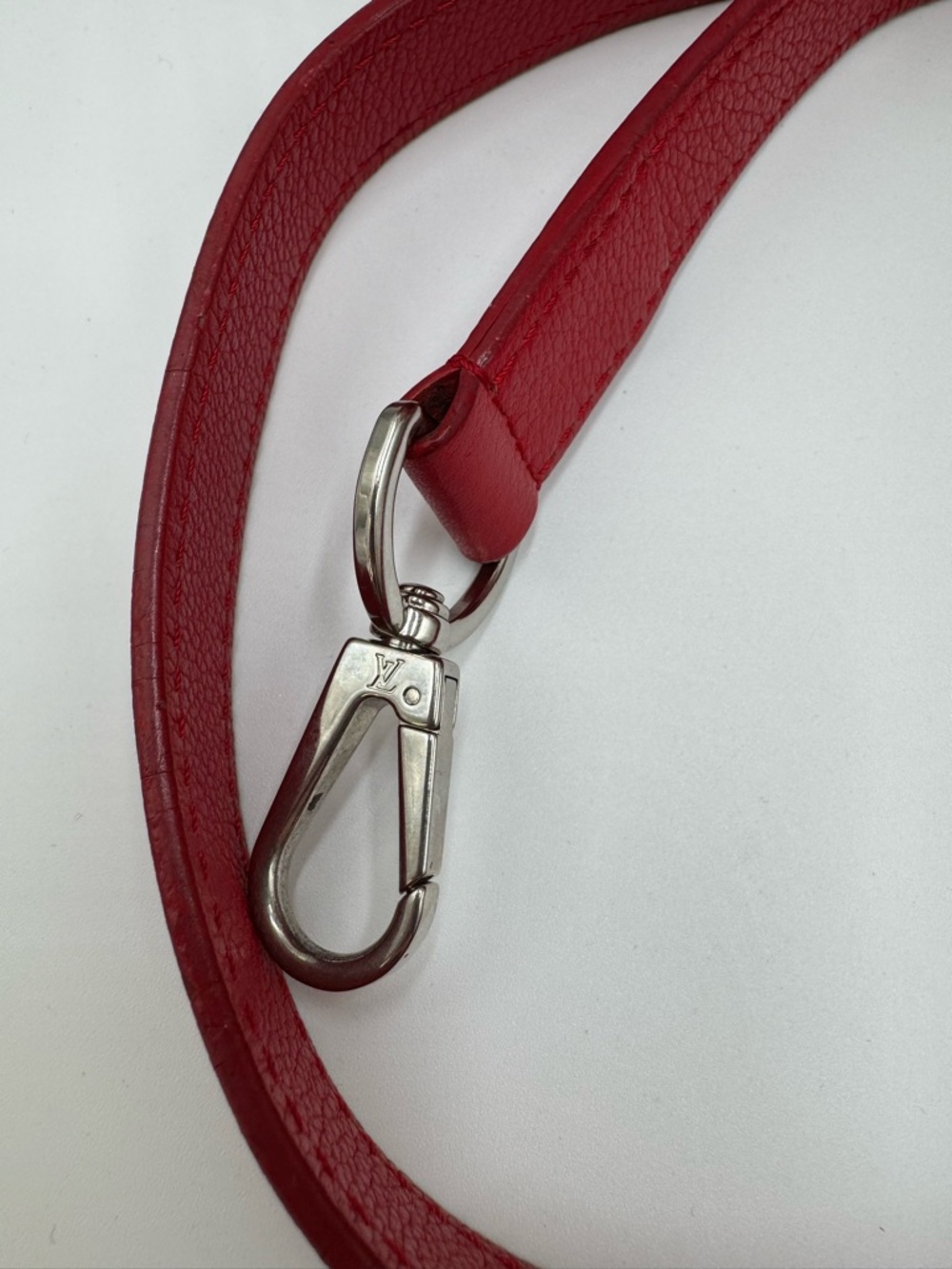 Louis Vuitton Lockme II Handbag – Rubis Red Grained Calfskin Silver Hardware - Picture 6 of 12
